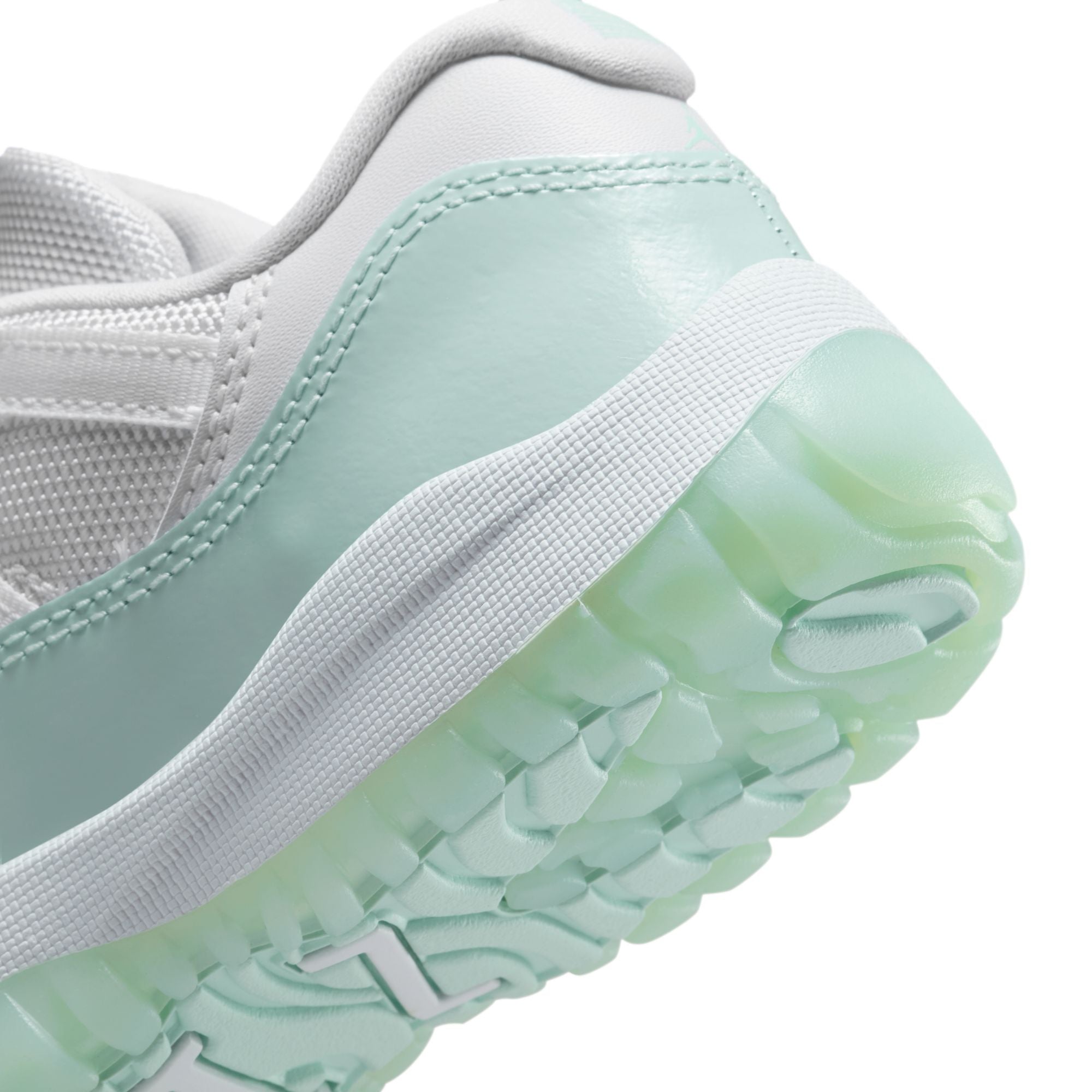 Air Jordan 11 Retro Low PS 'Igloo'
