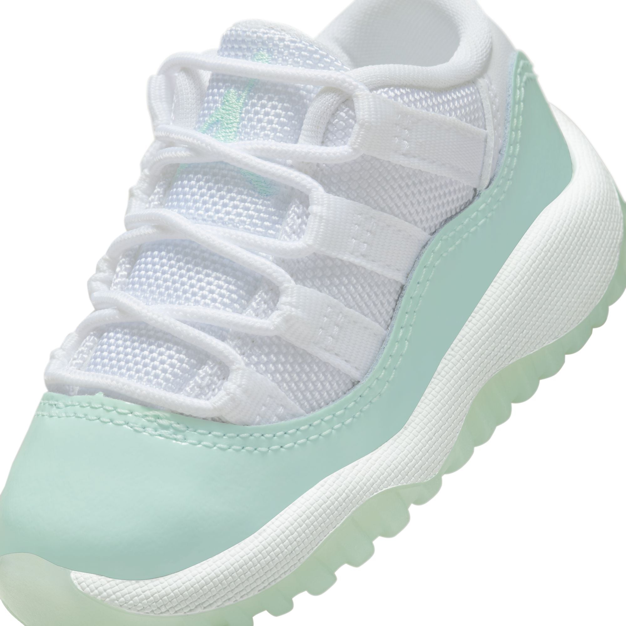 Air Jordan 11 Retro Low TD 'Igloo'