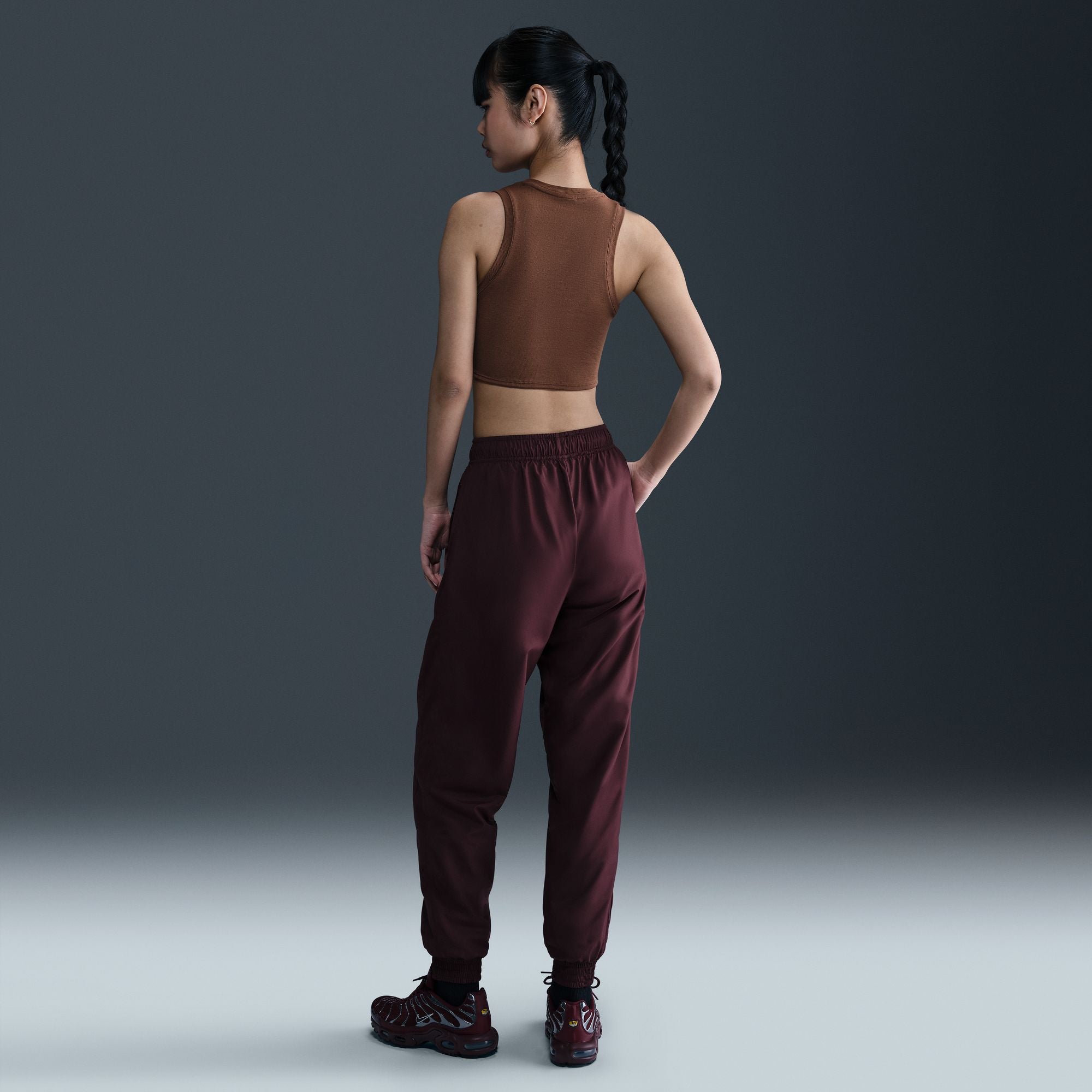 Nike Sportswear Chill Knit Women's Tight Cropped Mini-Rib Tank Top