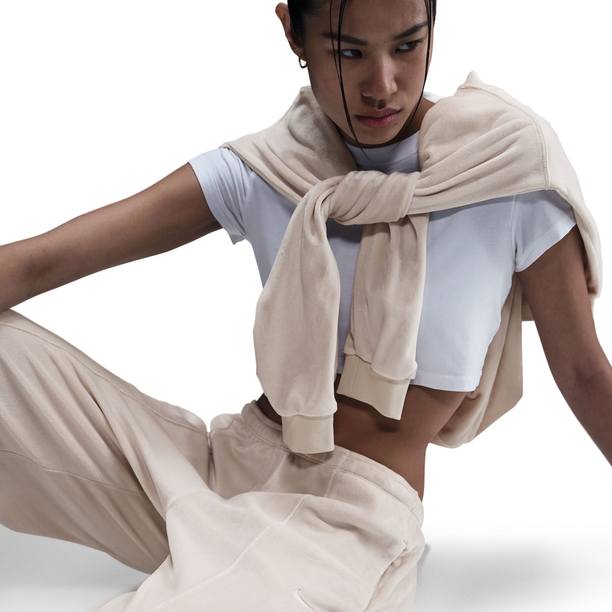 Nike Sportswear Chill Knit Women's Mid-Rise Velour Pants