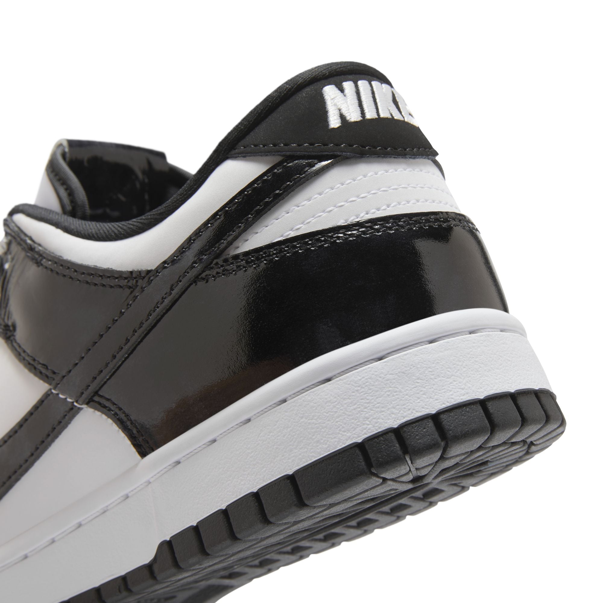 Nike Dunk Low Retro SE 'Panda'