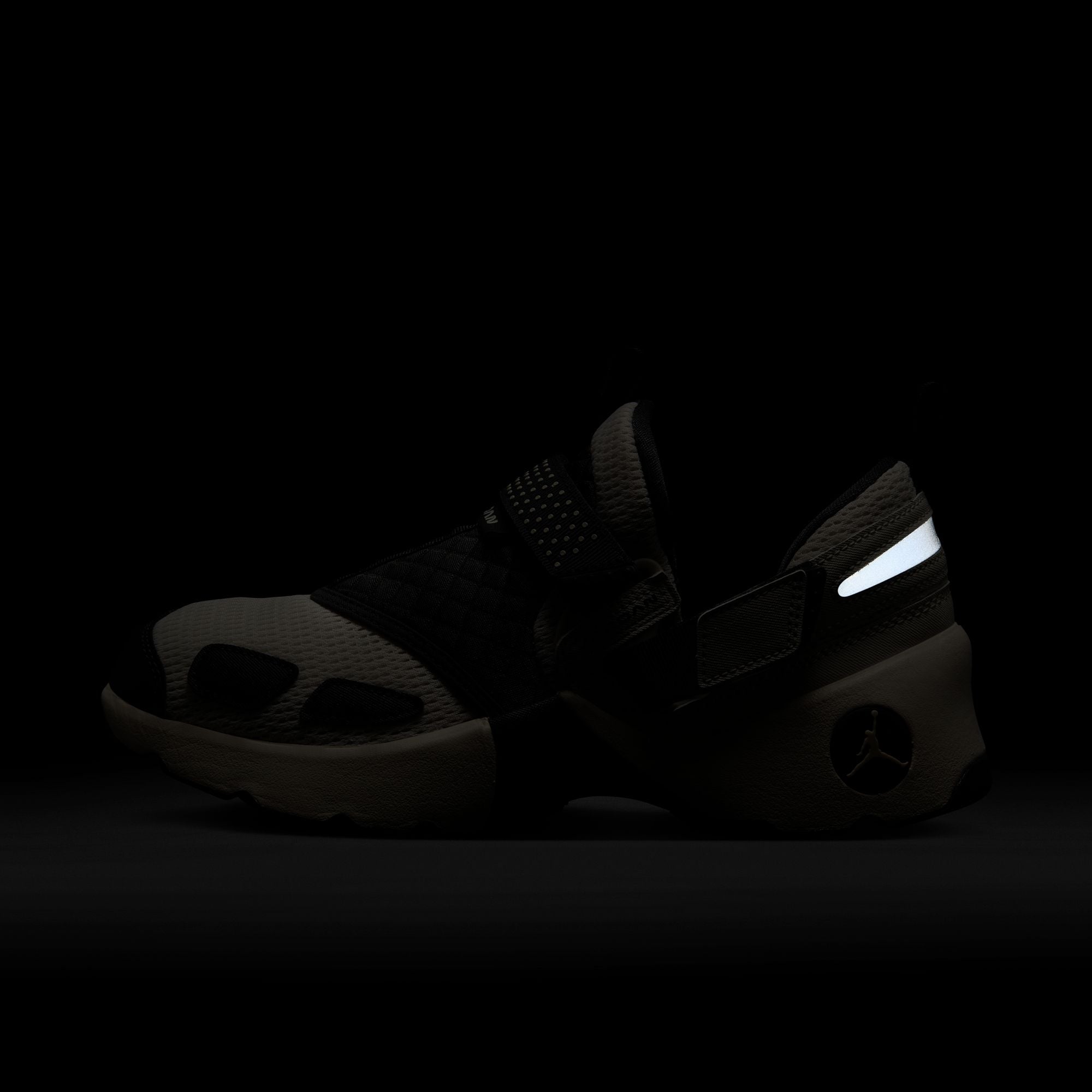 Women's Jordan Trunner LX 'Light Orewood Brown'