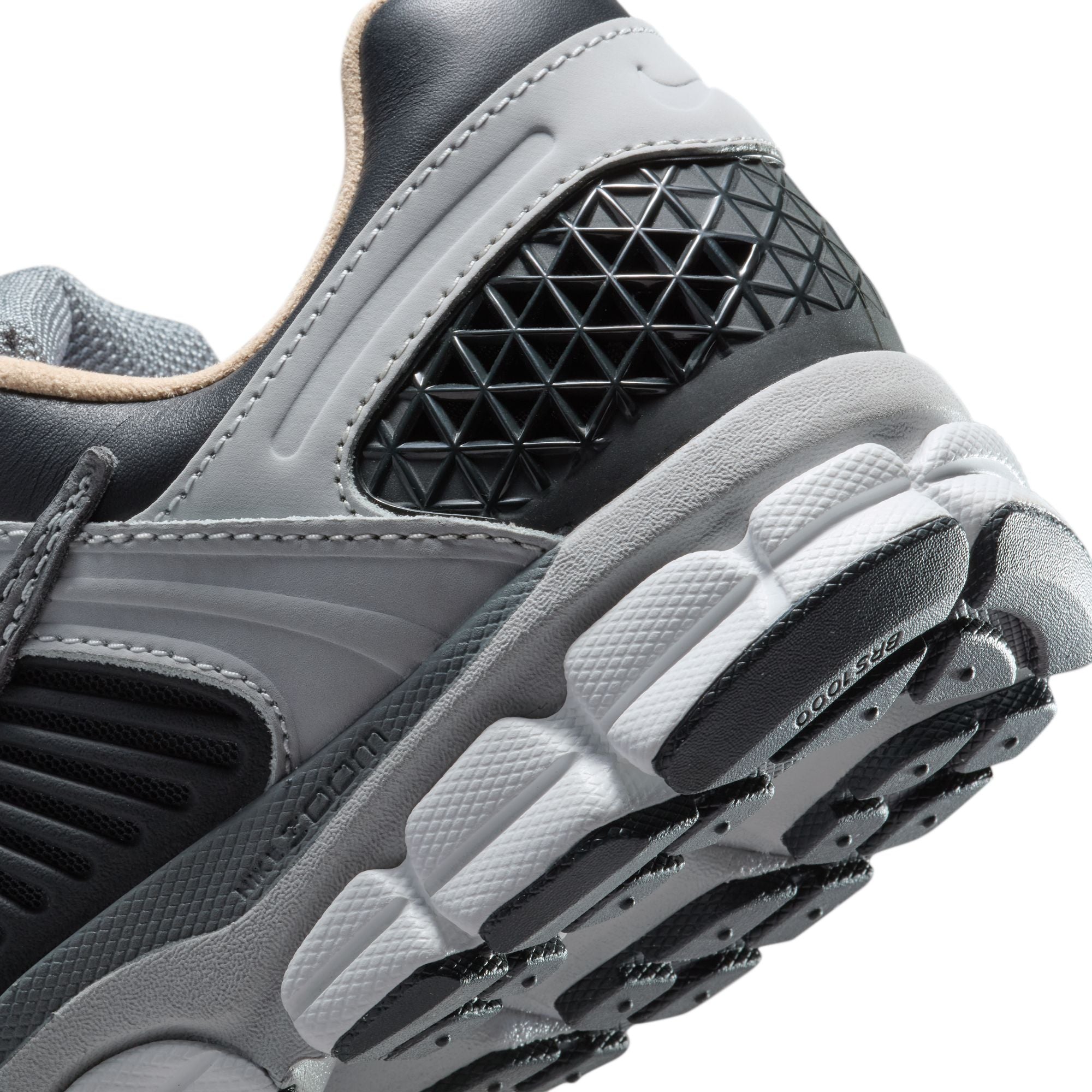 Nike Zoom Vomero 5 'Smoke Grey'
