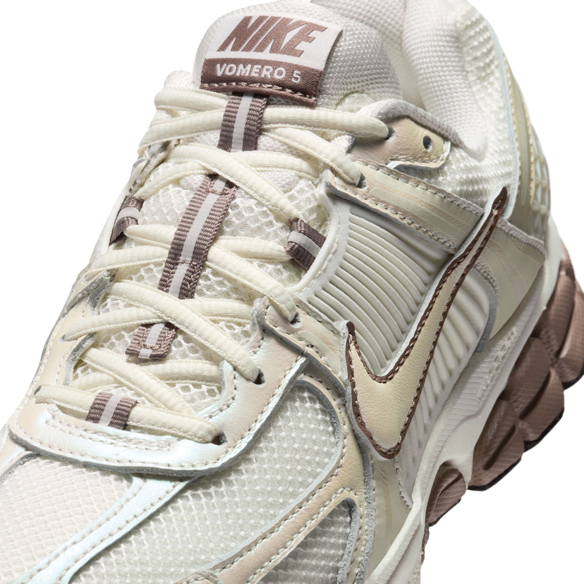 Women's Nike Zoom Vomero 5 'Sail Mink Brown'