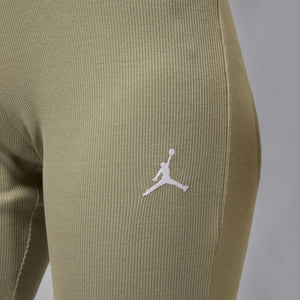 Jordan Brooklyn Essentials Women's Mid-Rise Flared Leggings
