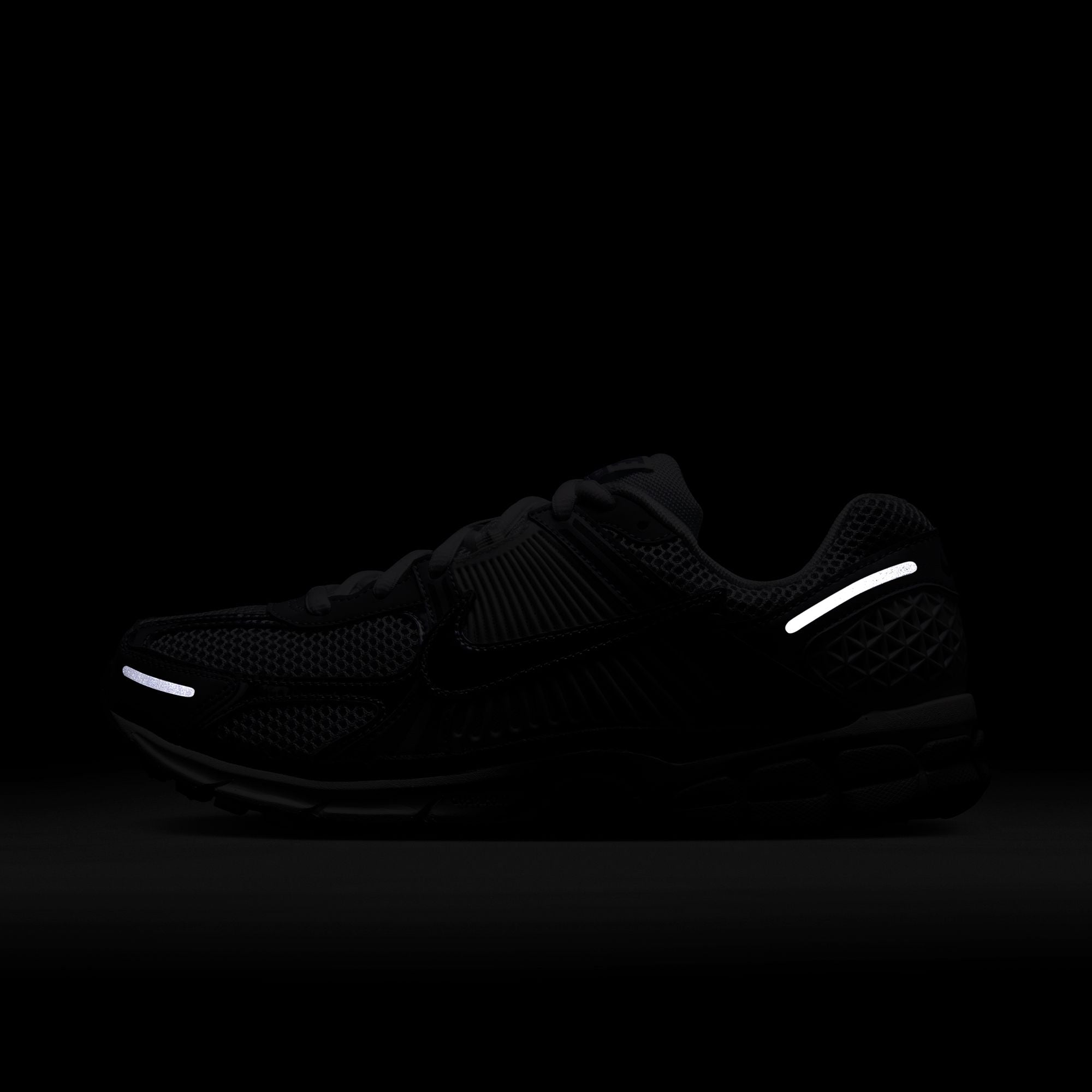 Nike Zoom Vomero 5 'Metallic Silver'